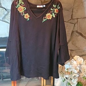 Quacker Factory 3/4 sleeve shirt with poinsettia design Size 3X Almost New